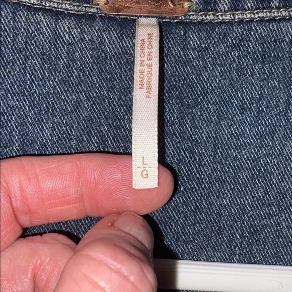 Free People Distressed Jean Jacket w/ sweatshirt sleeves and hoodie- Large EUC - Picture 3 of 12